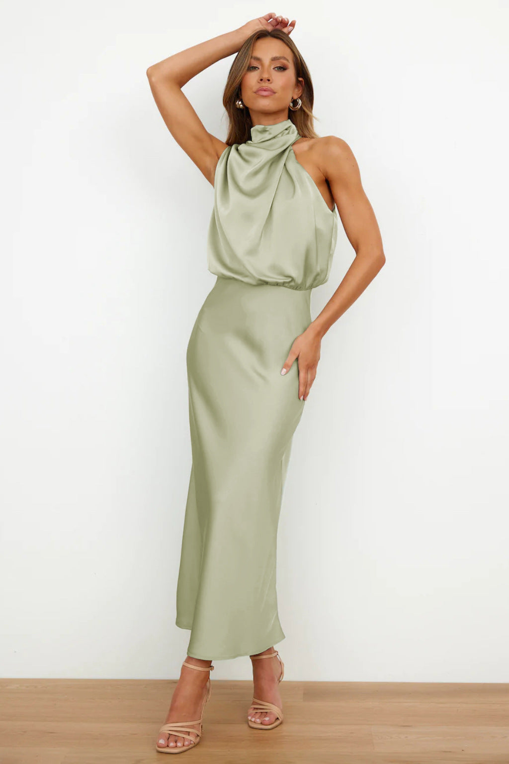 Ambre - Robe longue en satin à col halter